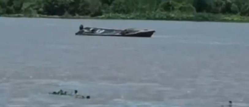 Hallaron dos personas asesinadas a balazos sobre una canoa en el río Coronda