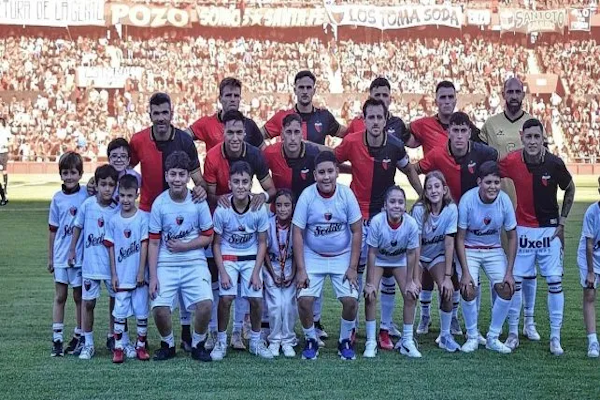Primera Nacional 2026: así formaría Colón si hoy iniciara