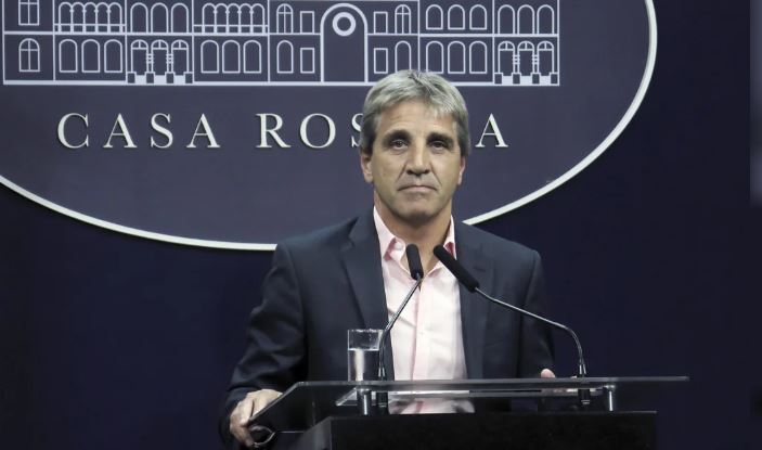 Caputo defendió el préstamo por US$3.000 millones: “Kukitas queridos, ya no psicopatean a nadie