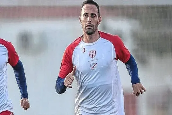 Claudio Corvalán espera una salida en Unión