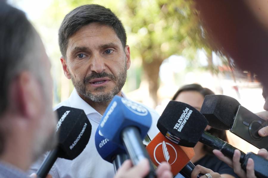 Pullaro sostiene que las clases comenzarán a tiempo y sin pérdida salarial