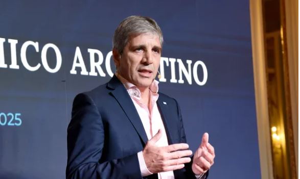 Luis Caputo anunció que en 2025 se logró un superávit fiscal del 1,4% del PBI