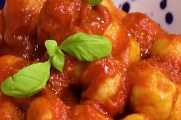 Ñoquis de pan, una pasta económica