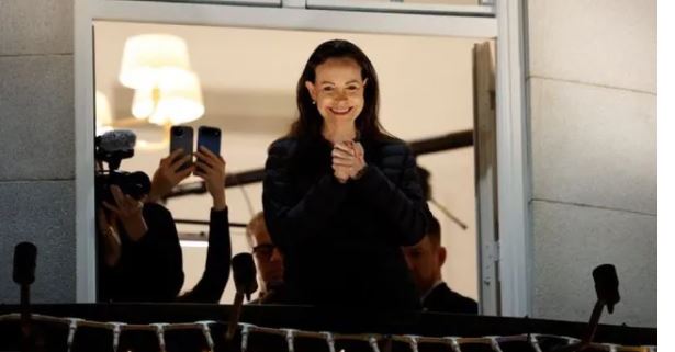 María Corina Machado anunció que regresará pronto a Venezuela y comparó la intervención de EEUU con la caída del muro de Berlín