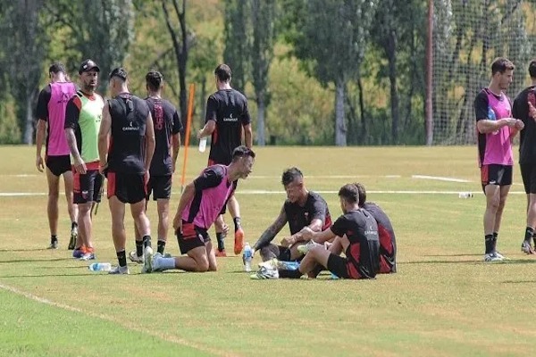 Colón con temas pendientes antes del debut
