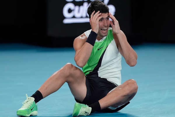 Australian Open: Alcaraz remontó un partidazo y ganó por primera vez