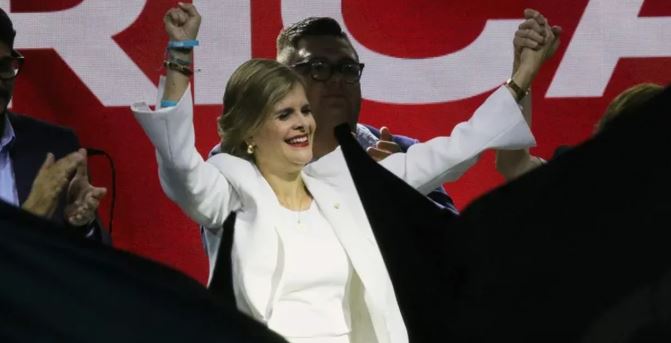 El Gobierno felicitó a la presidenta electa de Costa Rica, nueva exponente del giro a la derecha en América Latina