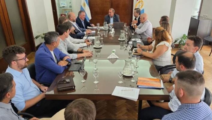 Felipe Michlig encabezó una ronda de consultas por el Proyecto de Ley Orgánica de Municipios