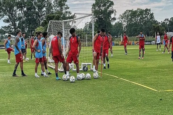 Unión se enfoca en tres piezas ante San Lorenzo