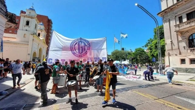 La CGT Regional Santa Fe marcha contra la reforma laboral