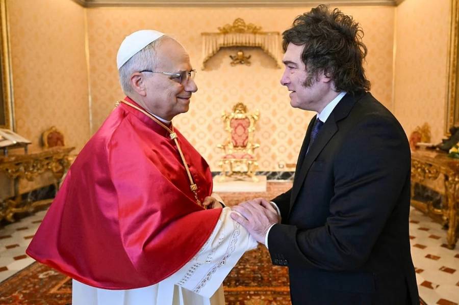 El canciller Pablo Quirno invitó al papa León XIV para que visite la Argentina