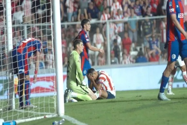 Unión fue ineficaz frente a los arcos y se quedó con un empate ante San Lorenzo en el 15 de Abril