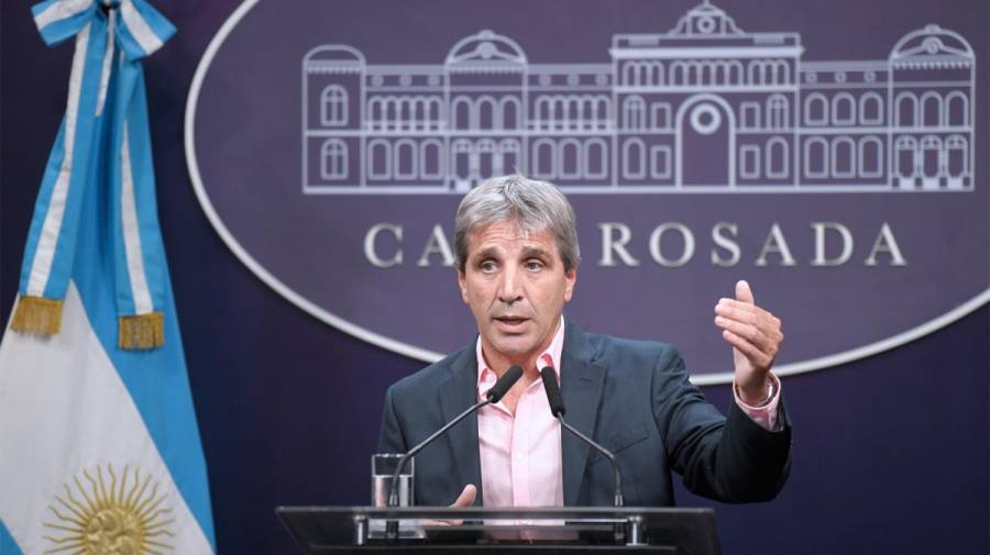 Caputo insiste en que la inflación perforará el 1% en agosto: la opinión de los economistas