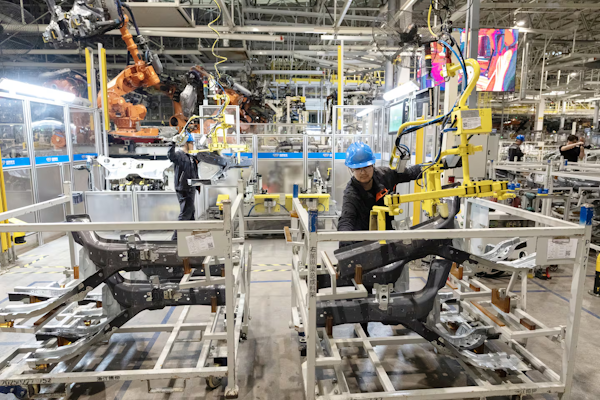China fijó su meta de crecimiento económico más bajo en décadas