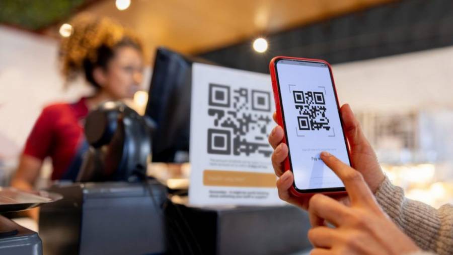 Santa Fe impulsa menús accesibles con QR para personas ciegas o de baja visión
