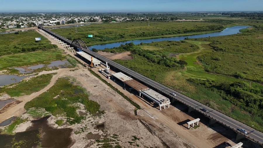 El nuevo Puente Carretero recibió la primera viga fabricada en Santa Fe