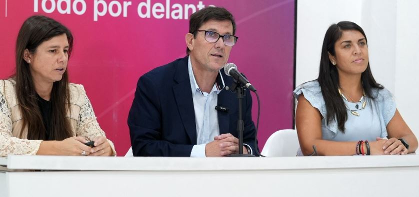 Recibos de sueldo en mano, Provincia mostró cómo impactó el aumento en el sector docente: “Cumplimos nuestra palabra”