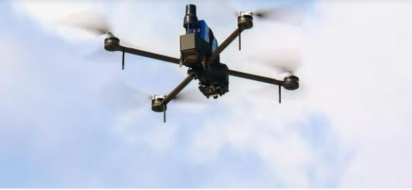 Alerta por posibles ataques en EEUU: detectan drones no identificados sobre una base donde viven dos altos funcionarios del gobierno