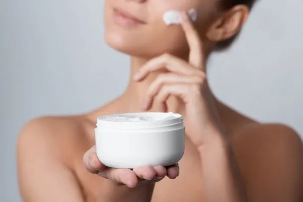 La Anmat prohibió la venta de más de 20 productos cosméticos: cuáles no comprar