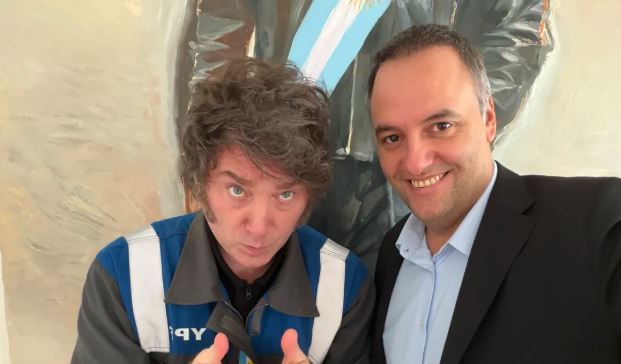 Milei ratifica su apoyo a Adorni y se muestran juntos el viernes en un acto