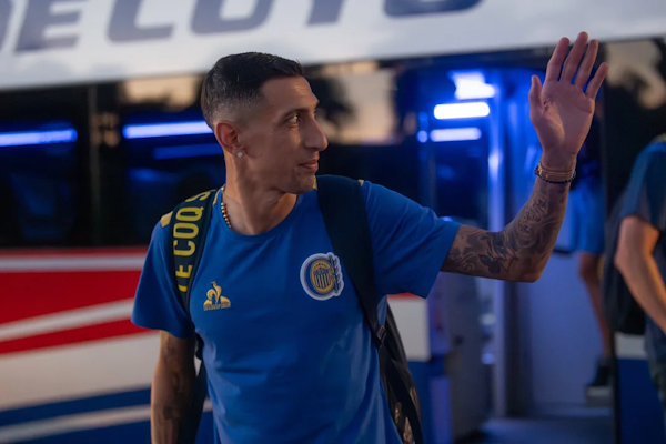 Ángel Di María se lesionó y peligra su participación en la Libertadores