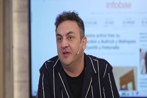 Topa preocupado por lo que consumen los chicos en redes