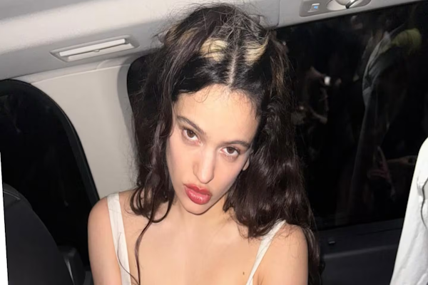 Rosalía se mostró en una ambulancia tras suspender su show en Milán