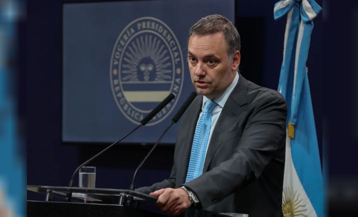 La PSA retiró documentación de la TV Pública por la causa del viaje de Manuel Adorni a Punta del Este