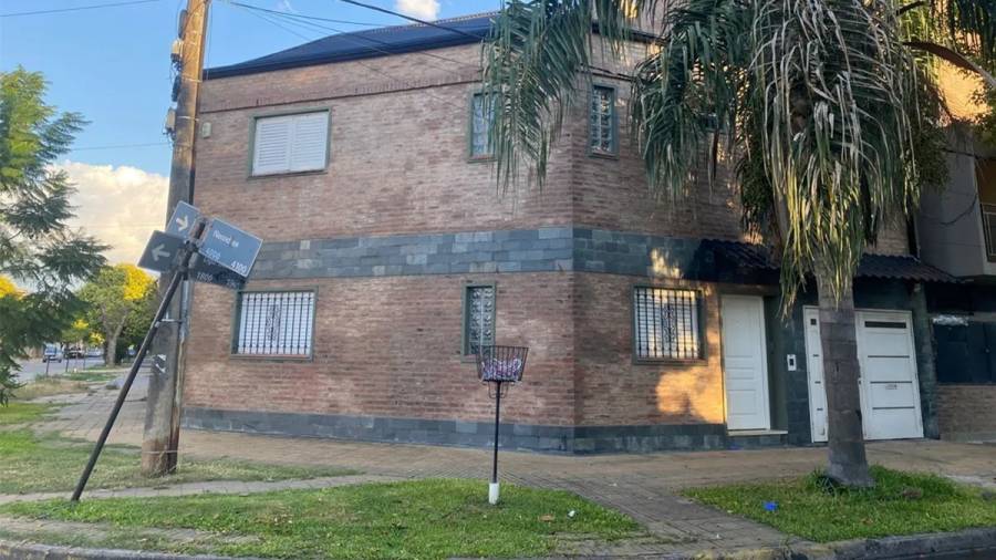Hallaron muerta a una pareja en barrio Candioti: investigan un femicidio seguido de suicidio