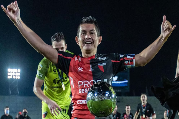 El Pulga habló de su salida de Colón y el partido despedida