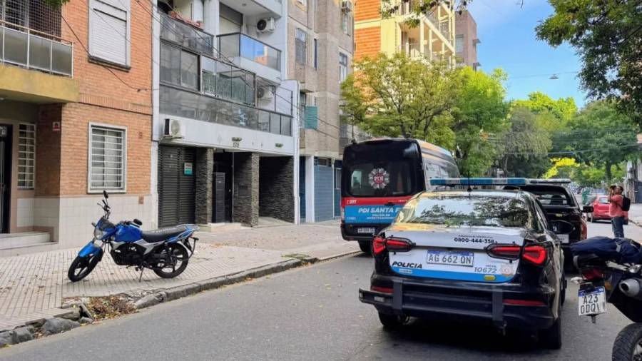 Conmoción: investigan la muerte de una joven pareja en distintos puntos de la ciudad