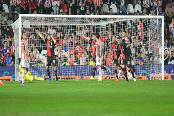 A Unión se lo dieron vuelta y no lo supo revertir ante Newell´s que lo derrotó en el 15 de Abril