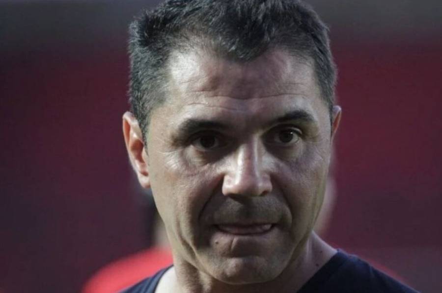 Fuertes, caliente con la dirigencia de Colón: “Tiraron todo por la borda”
