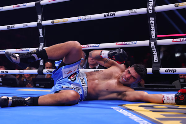 El brutal nocaut que sufrió el boxeador argentino Braian Suárez