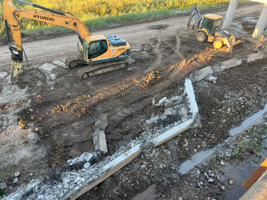 Se desplomó una de las vigas del nuevo Puente Carretero