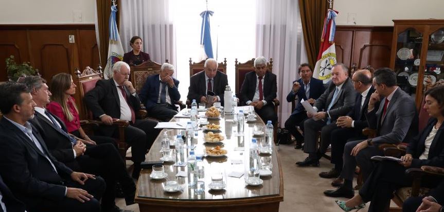 Califican como positiva la reunión de trabajo entre legisladores y los ministros de la Corte
