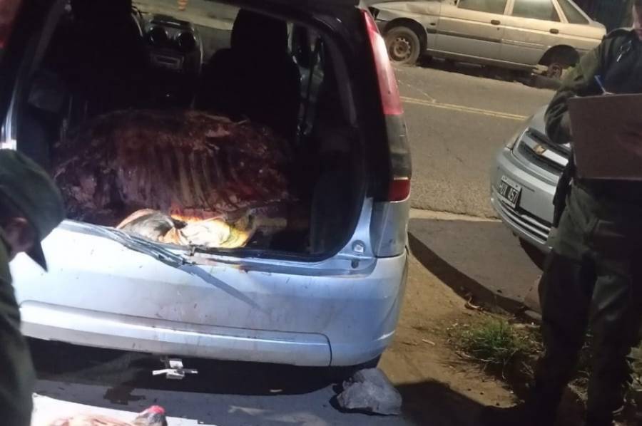 Dos detenidos tras el hallazgo de ganado faenado dentro de un vehículo
