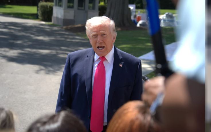 Trump dijo que tuvo una “conversación estupenda” con Von der Leyen sobre Irán