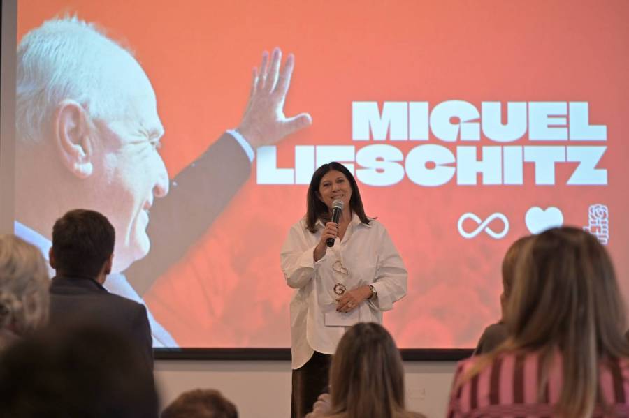 Multitudinario homenaje a Miguel Lifschitz