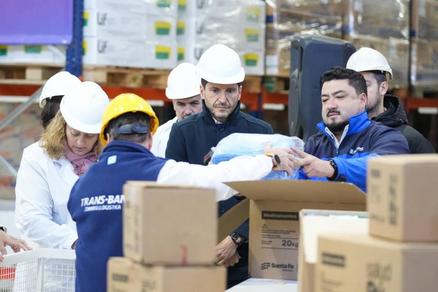 Salud: ante el retiro de Nación, el gobierno de Pullaro inició el reparto de medicamentos a centros de salud y hospitales de toda la provincia