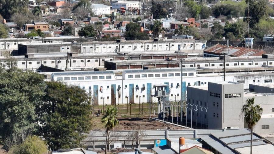 Mujer detenida tras intentar ingresar marihuana en unas papas 