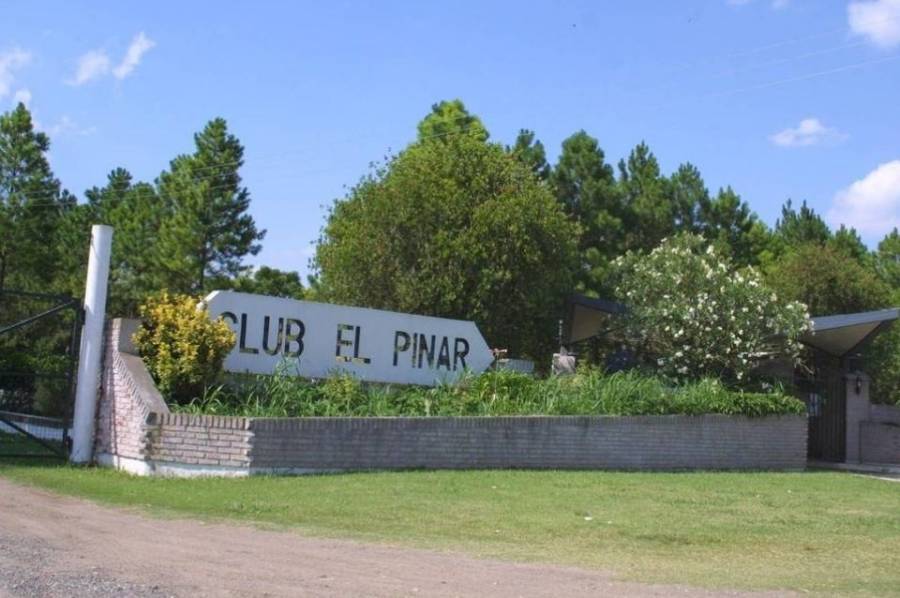 Un vecino del country El Pinar denunció un millonario robo