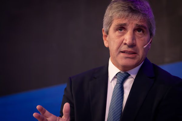 Baja de retenciones: Caputo aclaró que que no dependerá de la recaudación