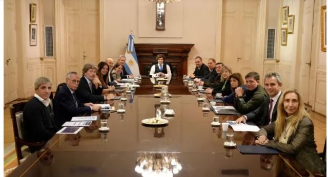 Tras el Tedeum, Javier Milei encabezó una nueva reunión de gabinete en Casa Rosada