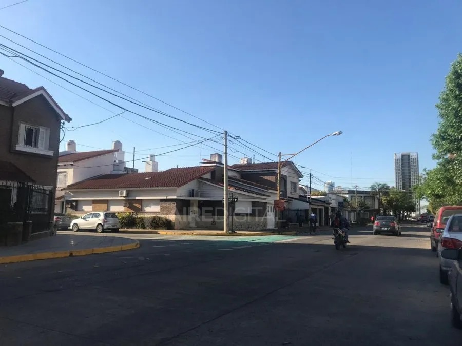 Choque y fuga en barrio Candioti: buscan testigos y cámaras de seguridad 