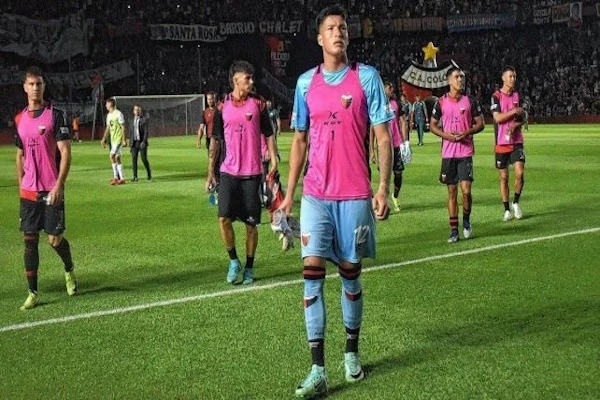 Colón volverá a jugar con los resultados puestos
