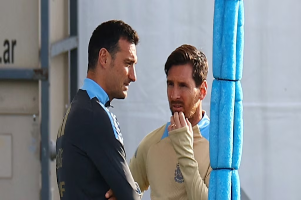 Scaloni enojado con un medio extranjero por una consulta sobre Messi