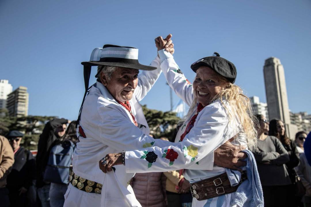 Rosario vivirá una gran fiesta popular para celebrar la bandera con un cierre especial de Abel Pintos