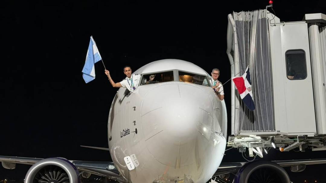 Arajet debutó en Rosario y conecta a la región con el Caribe y 30 destinos más