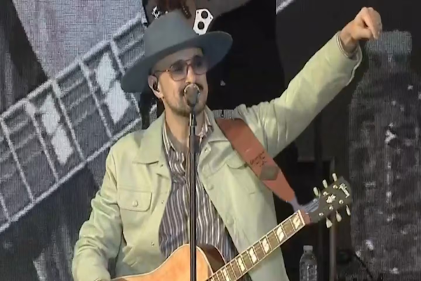 Día de la Bandera: Abel Pintos cantó en Rosario